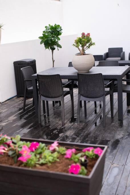 Perfectly Located Studio, Seaview, 2 Min To Sea! #6 Apartment Тел Авив Екстериор снимка